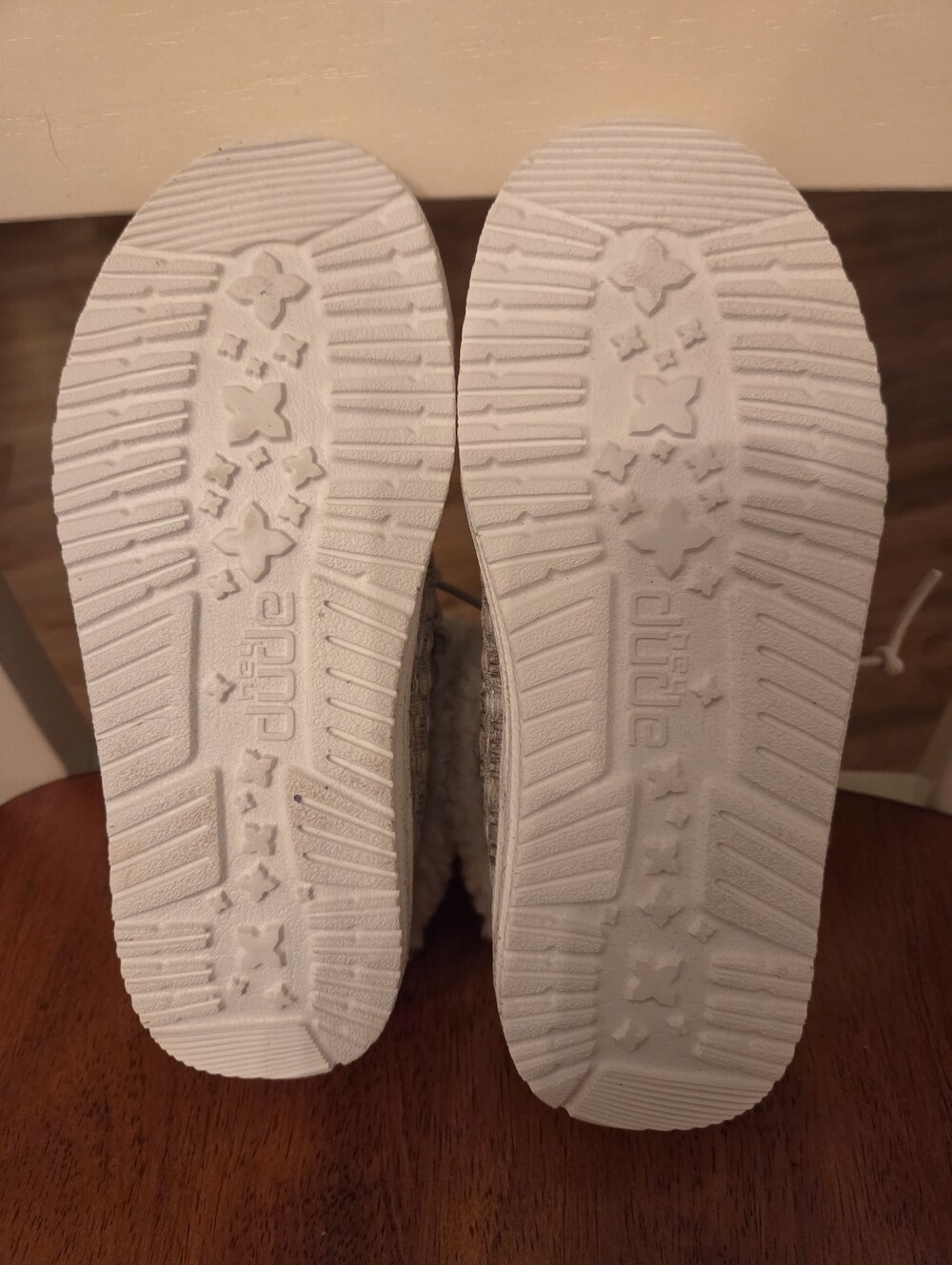Hey Dude Wendy Fold Youth Stitch Cozy Shoe Slip On Kids Youth 11 NWT - Picture 8 of 8